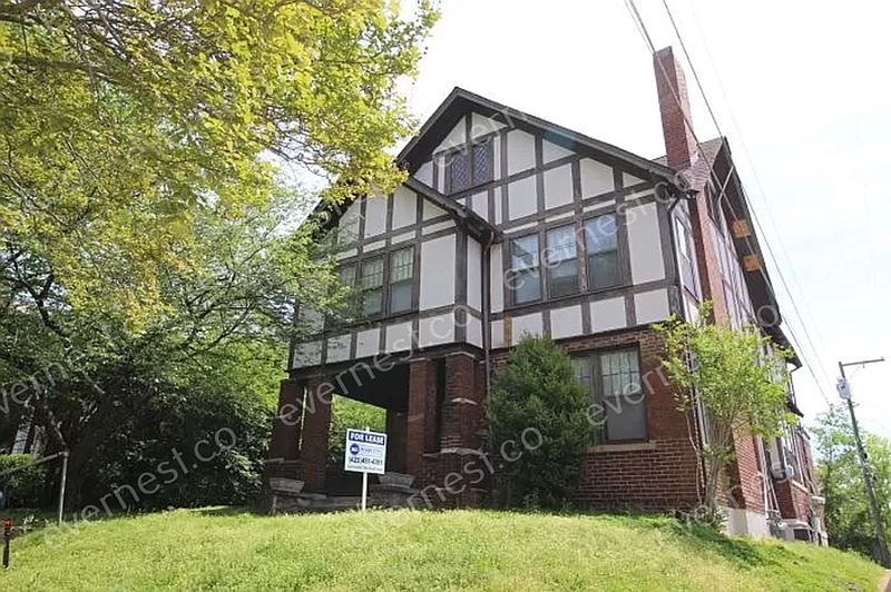 1st image of 510 Fortwood Pl APT 3
