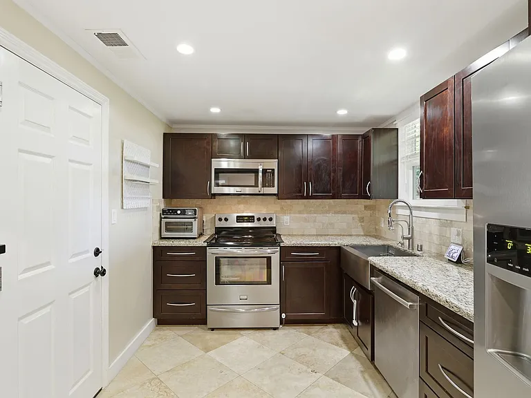 599 Borregas Ave — Photo 48