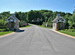 5554 S Spyglass Ridge Dr, Suttons Bay, MI 49682