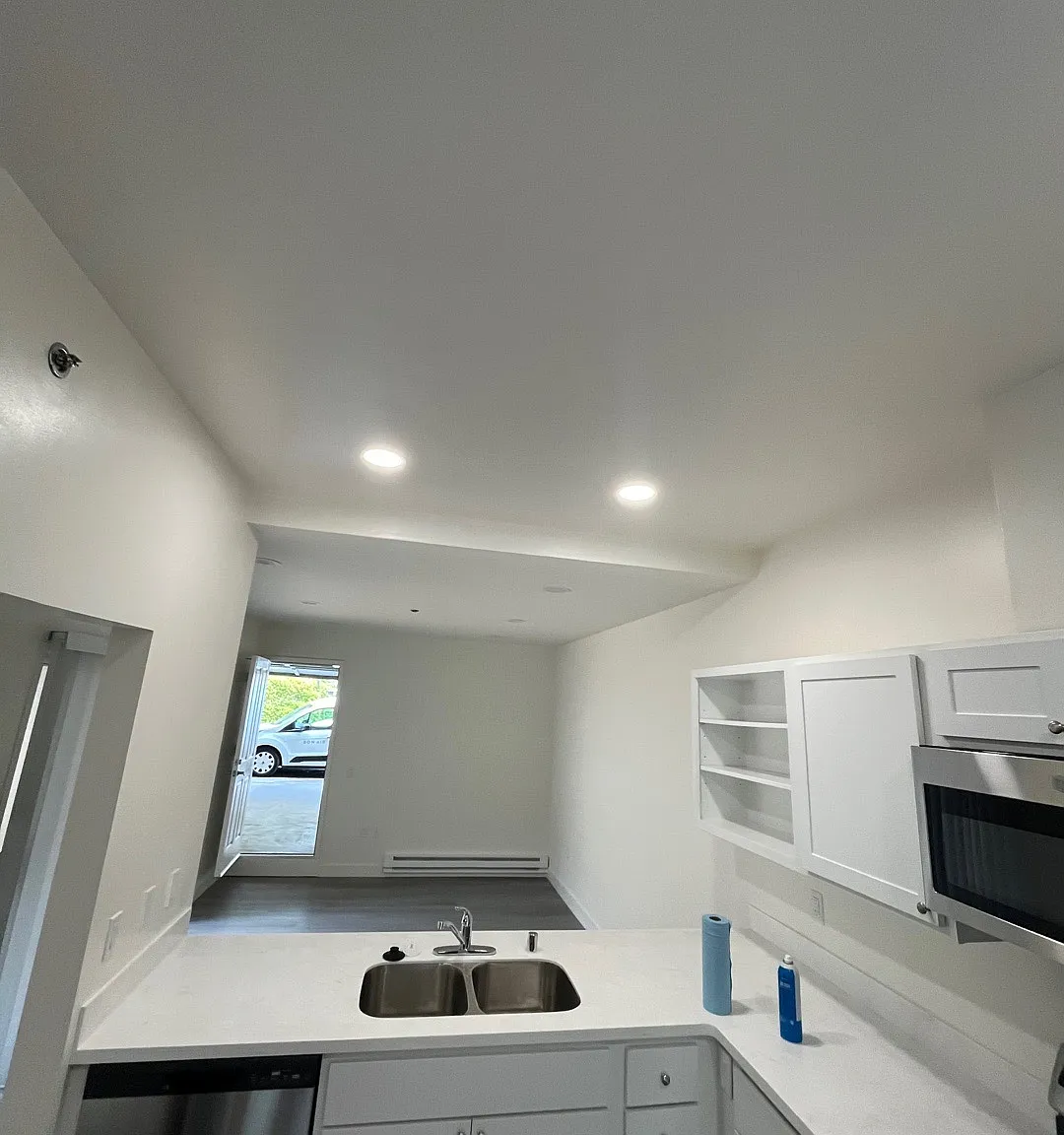 2 bed, $5,595 — Photo 4