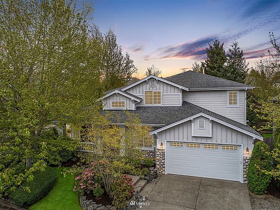 The Home Is Located In A Fabulous Location; Close To Freeways, Amenities, And The New Light Rail.