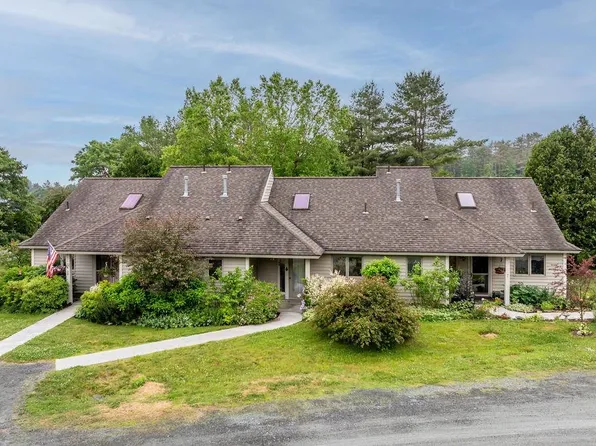 32 Azalea Circle #6, Hartford, VT 05001