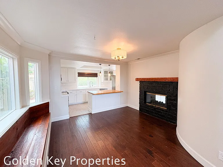 3274 San Tomas Dr — Photo 8