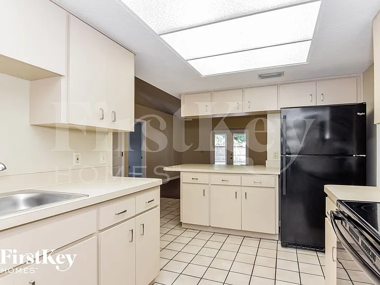 3818 Forest Park Pl — Photo 7