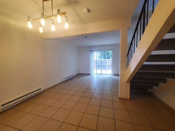 928 Civic Center Dr APT 3, Rohnert Park, CA 94928