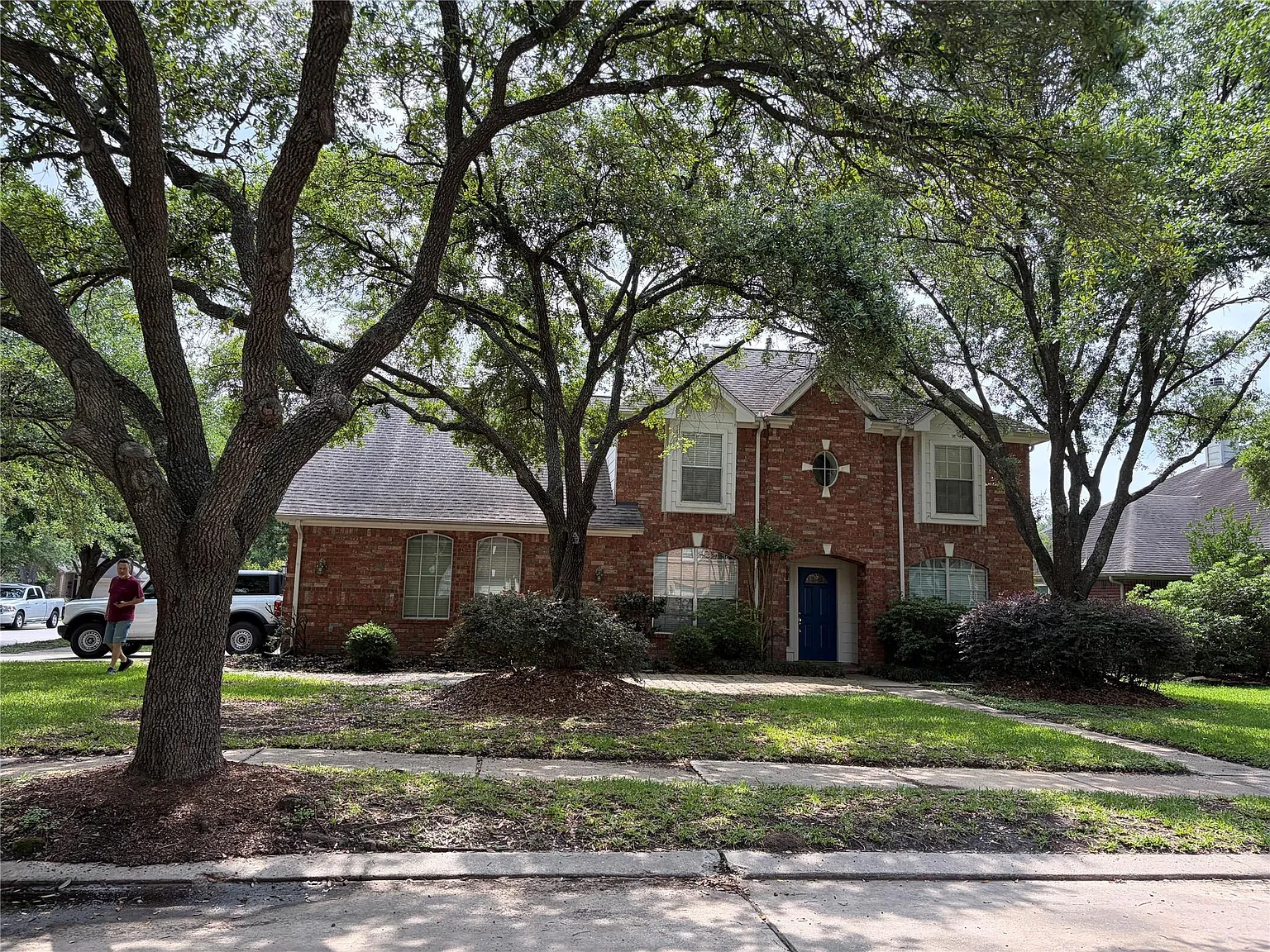 4 bed, 2.5 bath, 2830 sqft, $2,500 — Photo 1