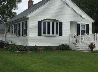 113 W Leclaire Rd, Eldridge, IA 52748