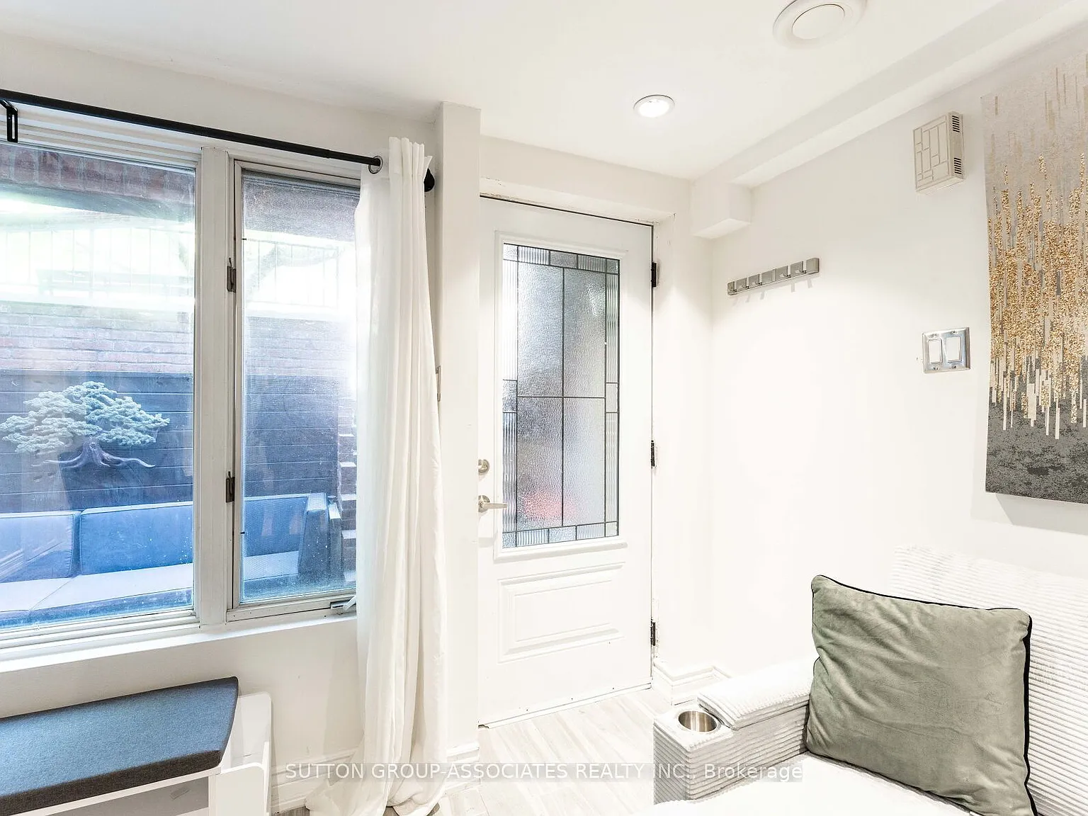 1 bed, $2,300 — Photo 4