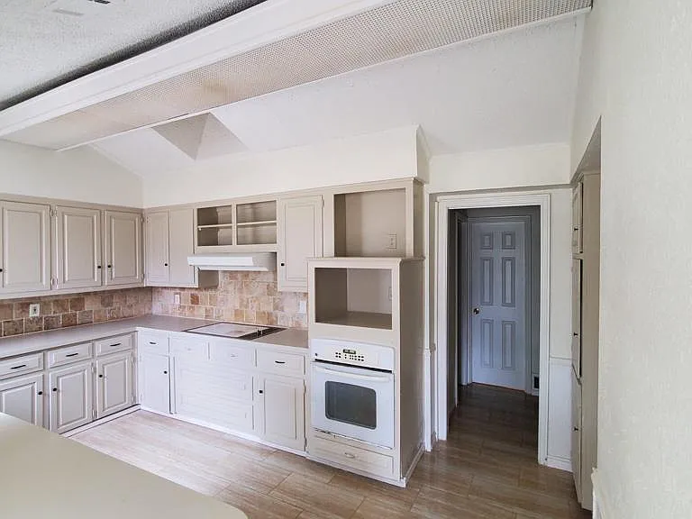 1511 Estates Way — Photo 9