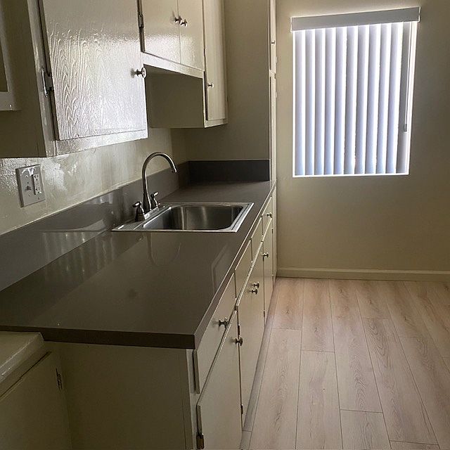 1st image of 7651 Vineland Ave #106