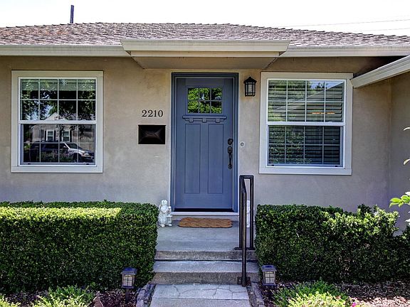 3rd image of 2210 Boxwood Dr