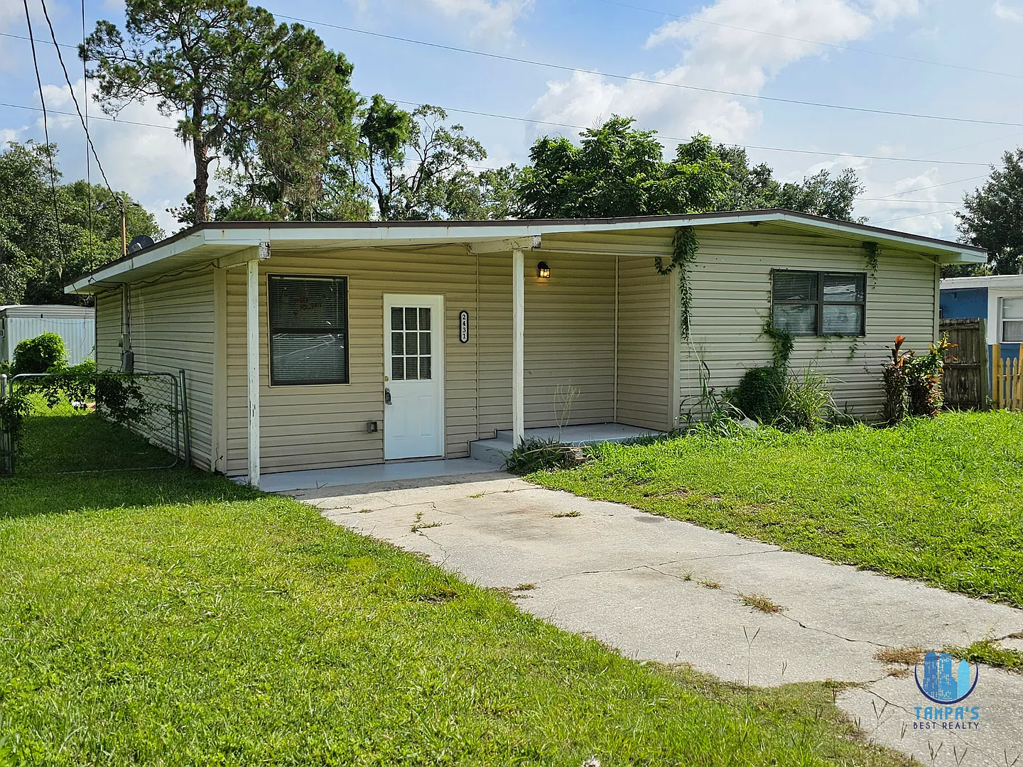 3 Bedroom 1 Bath House for Rent in Lakeland *Move-In Special* — Photo 2