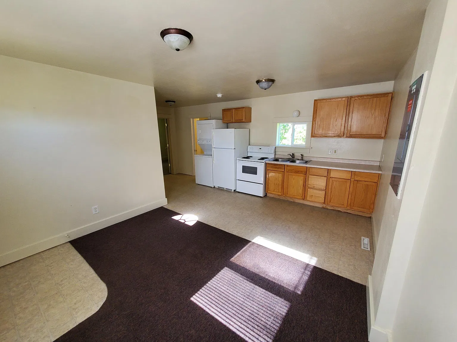 4 bed, $1,600 — Photo 3