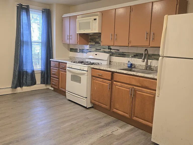 Sewall Ave — Photo 1