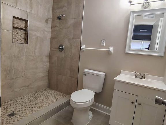 4th image of 6436 Oak Park Dr #1