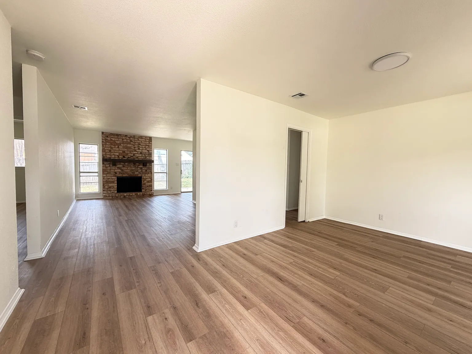 3 bed, 1360 sqft, $1,695 — Photo 4