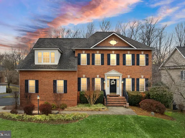 1287 Monroe St, Herndon, VA 20170