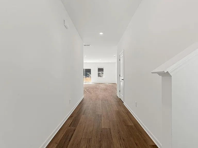 103 Dewitt Dr — Photo 7