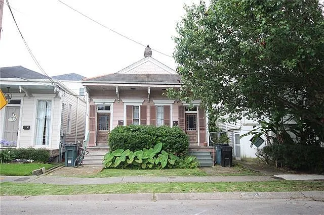 527 Joseph St — Photo 2