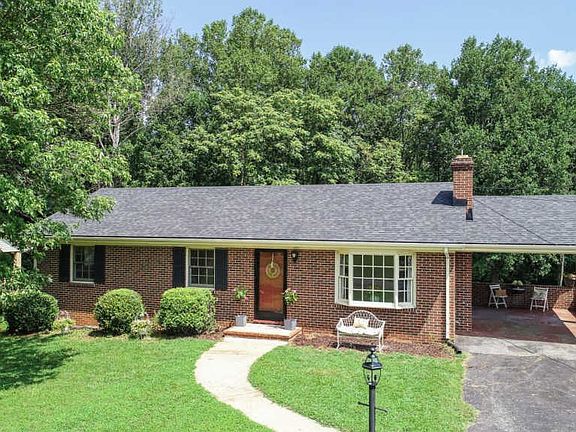 2nd image of 406 Fleetwood Dr