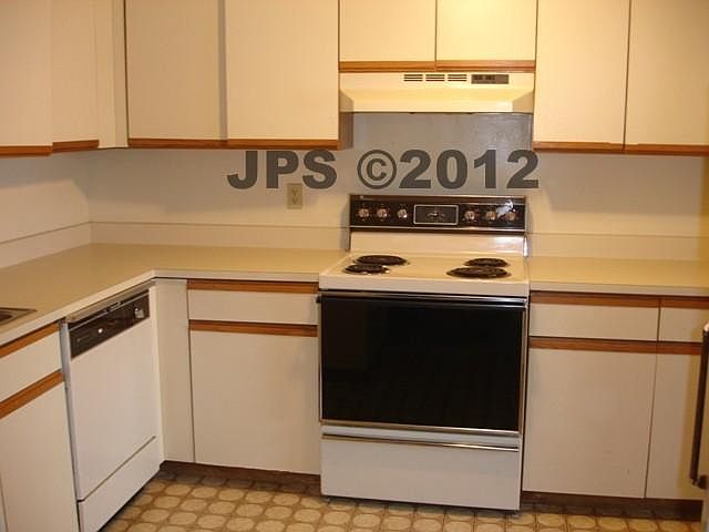 2nd image of 40 Bemis Rd