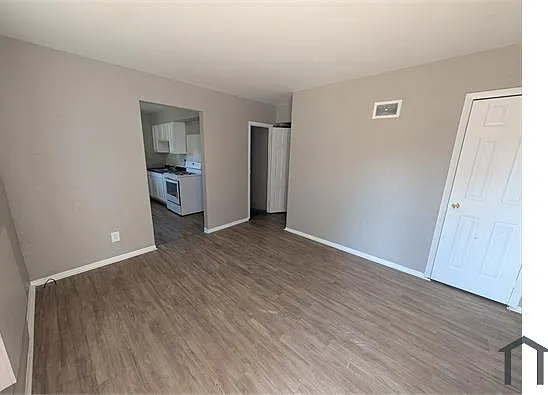 2 bed, 900 sqft, $1,100 — Photo 2