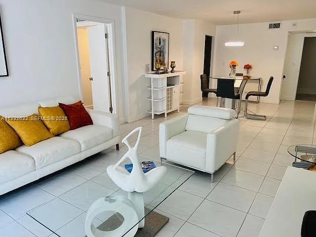 Building Photo - 6039 Collins Ave #1506