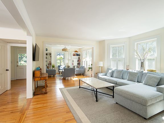 5th image of 26 Prospect Ave