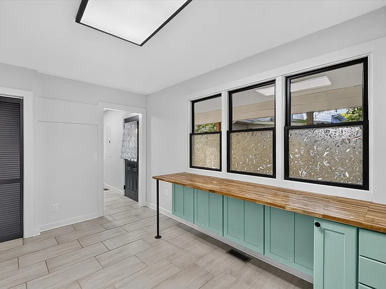 611 Greenfield Dr — Photo 11