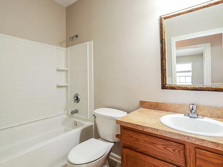2732 Woodsdale Dr — Photo 14