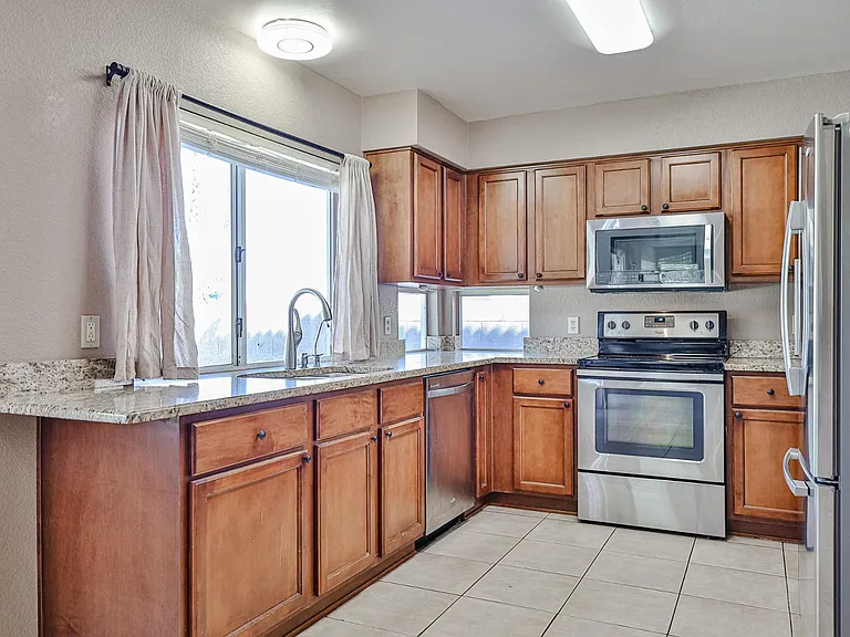 3236 E Hiddenview Dr — Photo 12
