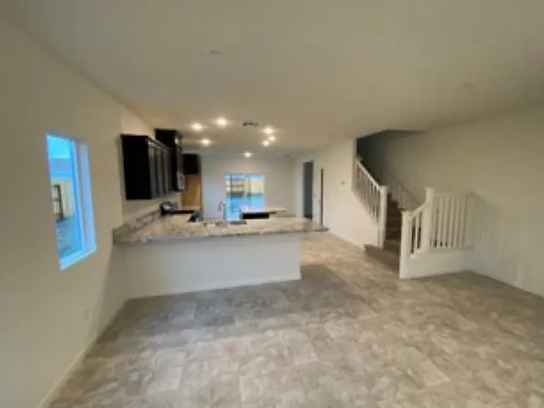 3218 Heather Dr — Photo 3