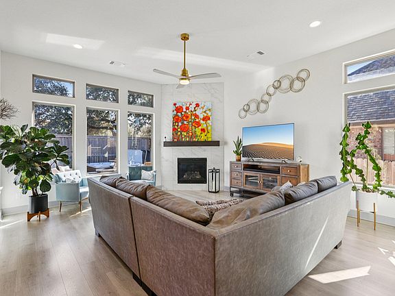 2nd image of 133 Lake Spring Cir