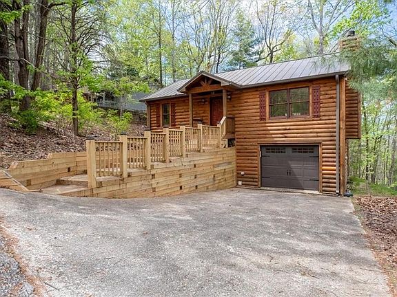 2nd image of 986 Mountain Oak Rd