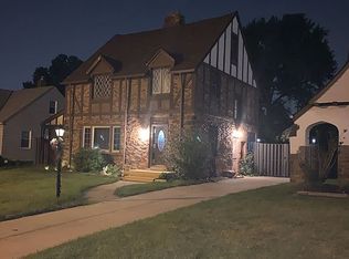 9016 Snow Rd, Parma, OH 44130