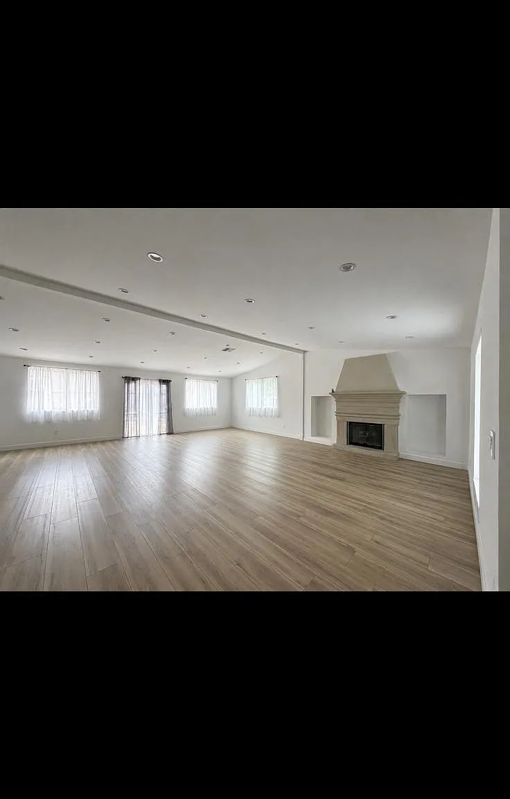 4 bed, 5000 sqft, $6,450 — Photo 1