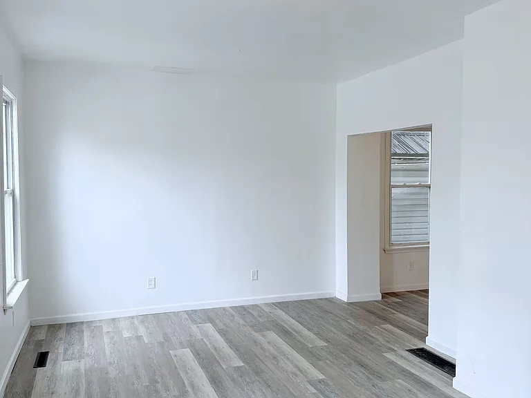1003 Wayne Ave — Photo 10