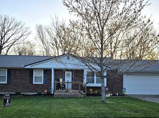 3432 Smoky Mountain Dr, Lexington, KY 40515