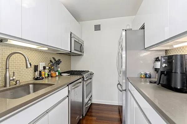 Rented by Douglas Elliman | media 3