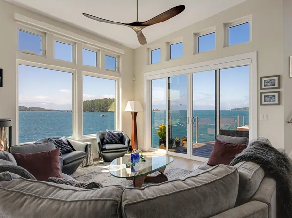 825 Sunset Point, Sooke, BC V9Z 1N6