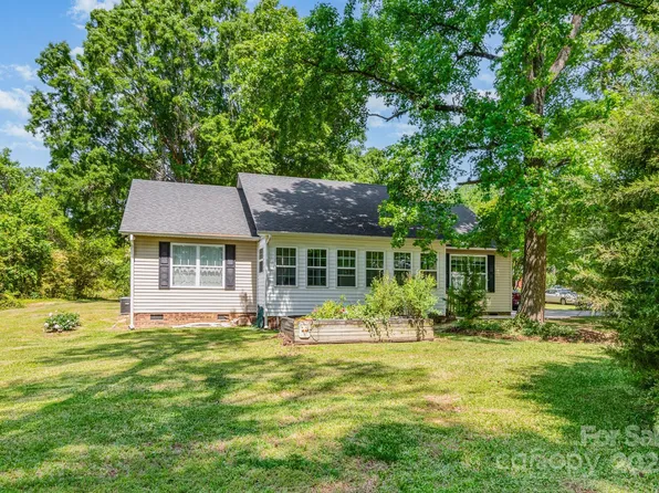 814 Independence Dr, Wingate, NC 28174