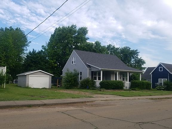 3rd image of 208 Saline St