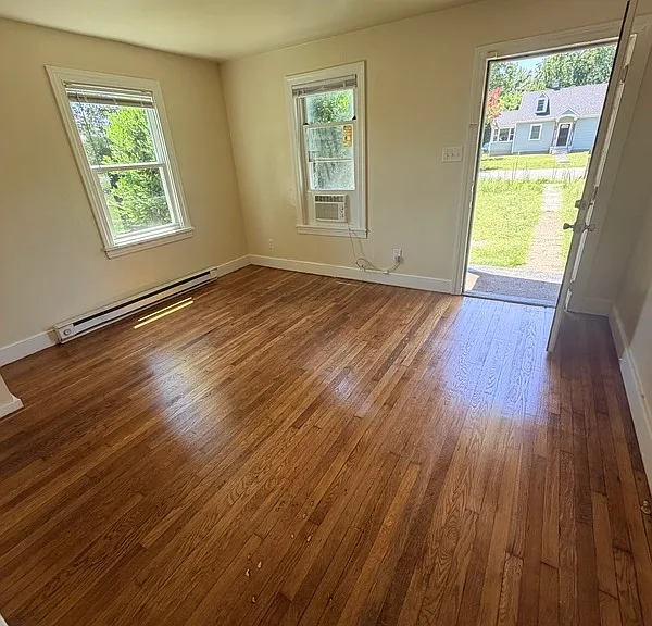 306 Saint Claire Ln — Photo 1