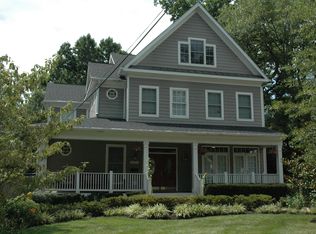 321 Grove Ave, Falls Church, VA 22046