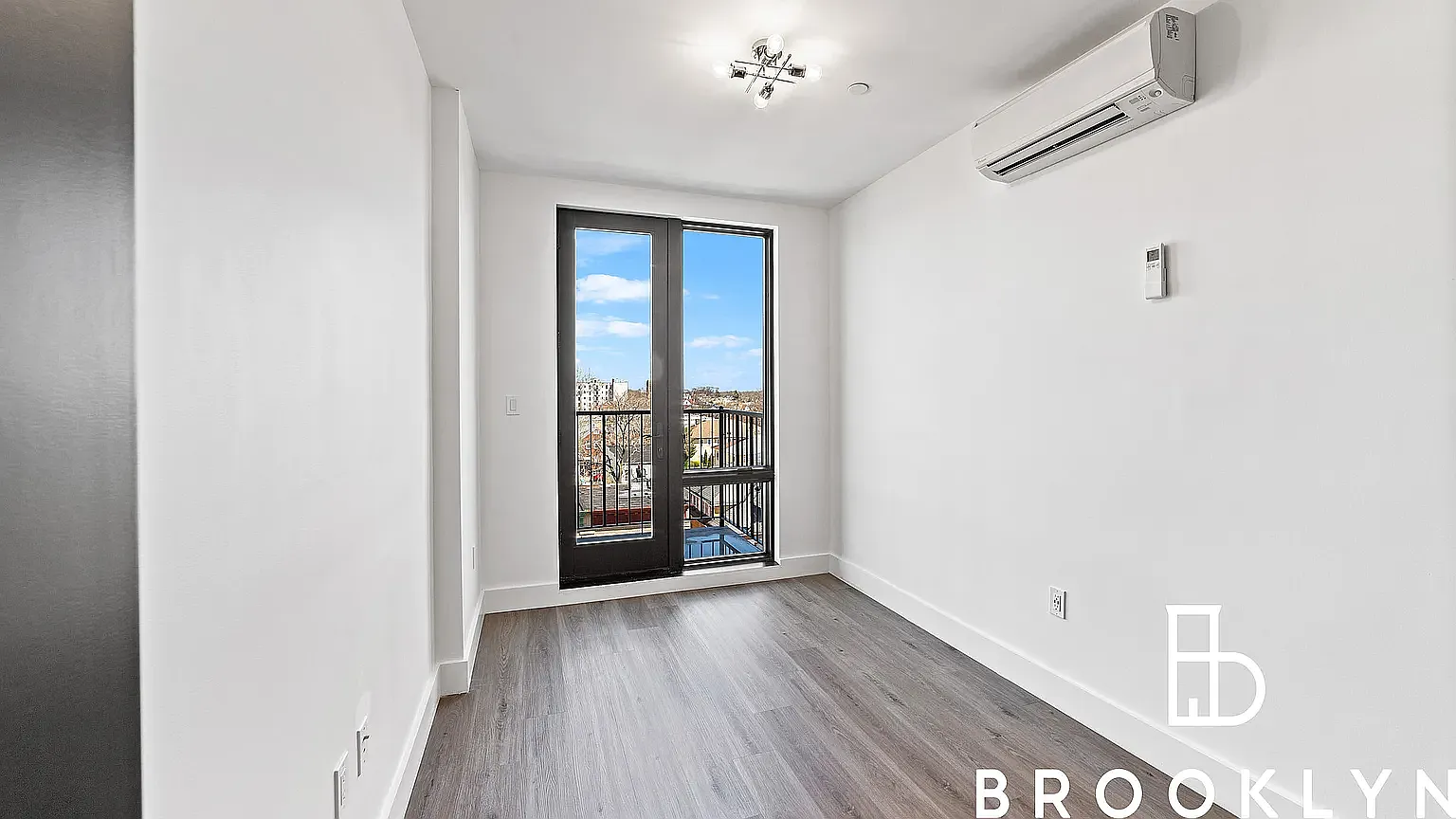 1286 New York Ave — Photo 4
