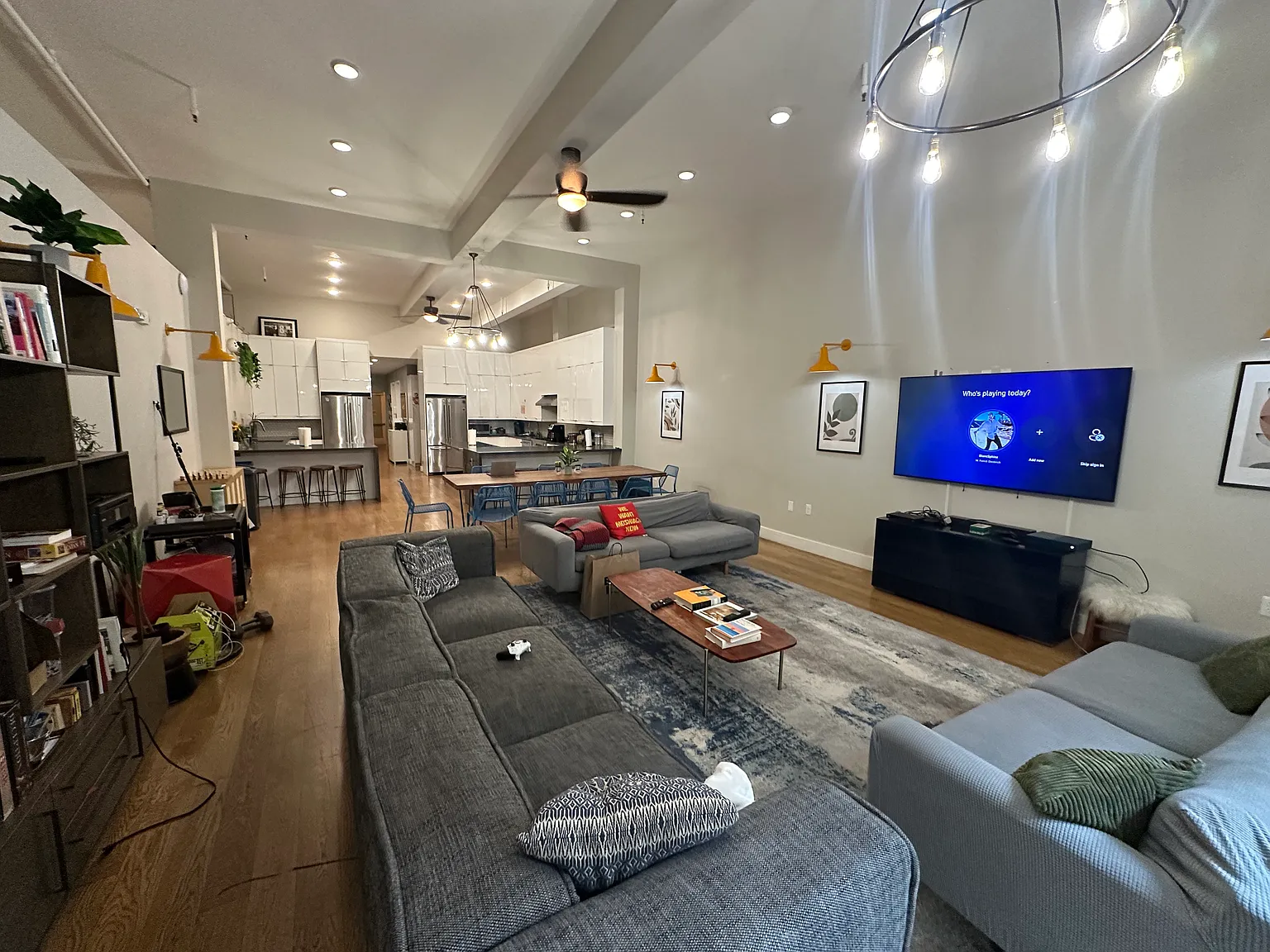10 bed, 3000 sqft, $1,850 — Photo 1