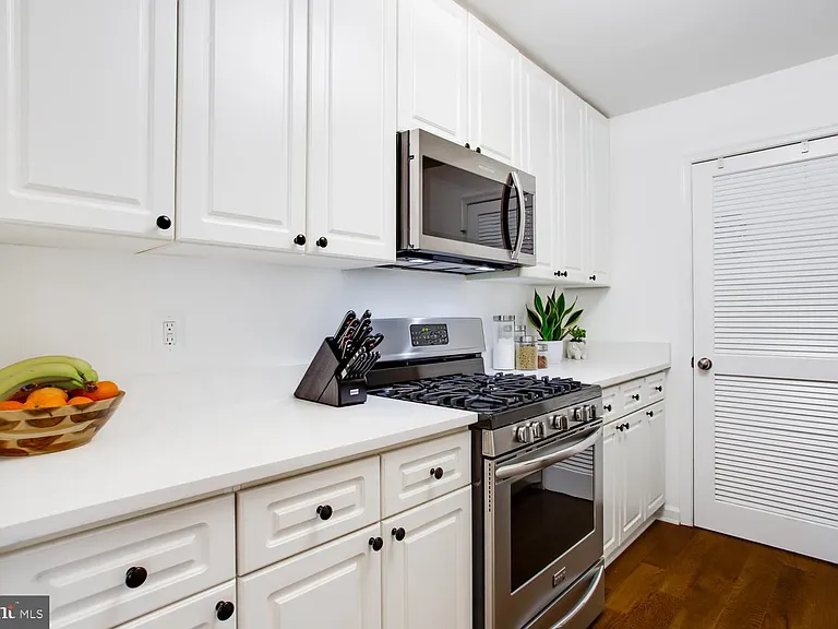 5563 Seminary Rd #406 — Photo 9