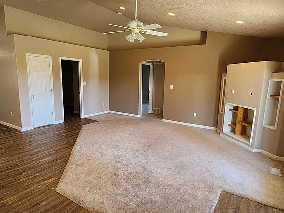 3rd image of 5393 Cragmoor Dr