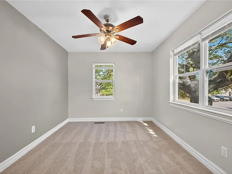 5676 Weblin Dr — Photo 20