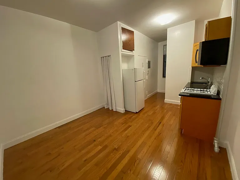 35 Carmine St #3 — Photo 9